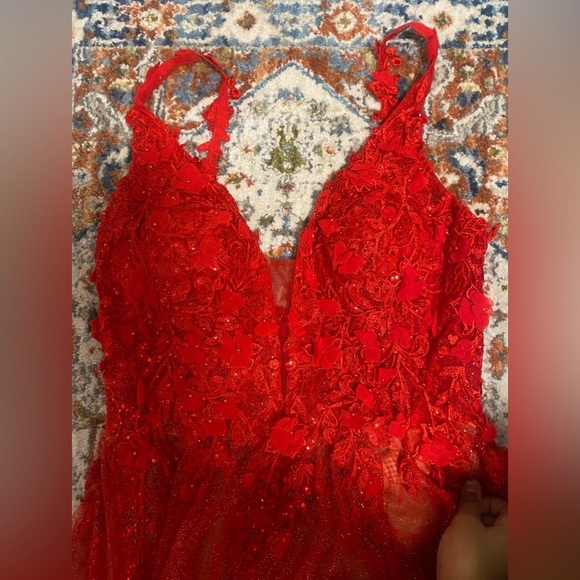 Ellie Wilde graduation dress - Picture 3 of 5